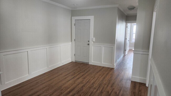 Building Photo - 1516 Pembroke St