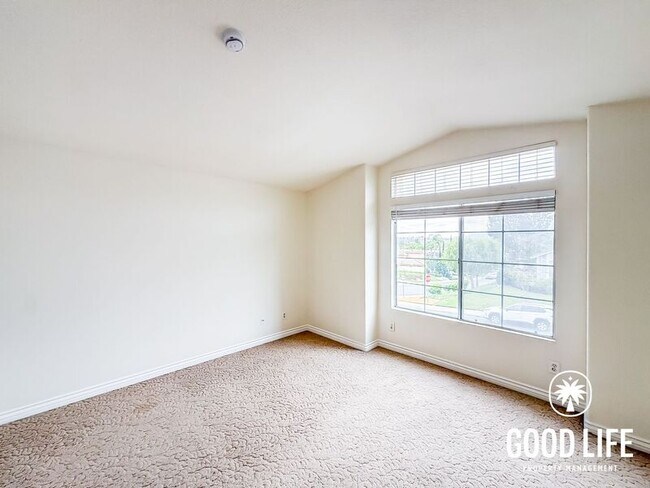 Building Photo - 709 S Hidden Creek Cir