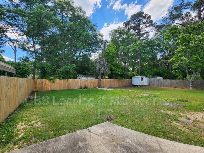 Building Photo - 5126 Stonegate Dr