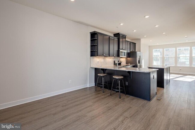 Building Photo - 1920 Four Roses St