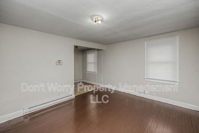 Building Photo - 402 Winston St