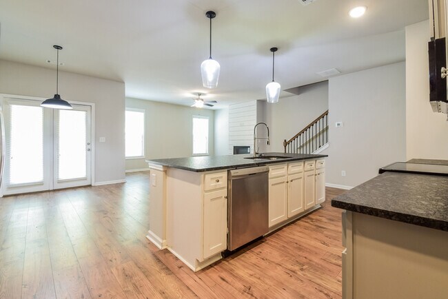 Building Photo - 1191 Spring Marsh Ct NE