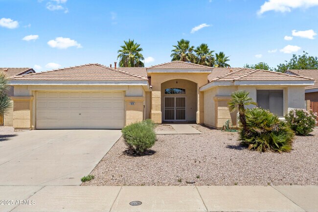 Primary Photo - 836 W Cooley Dr