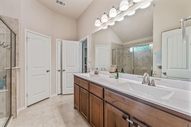 Building Photo - Beautiful home in Indian Harbor!