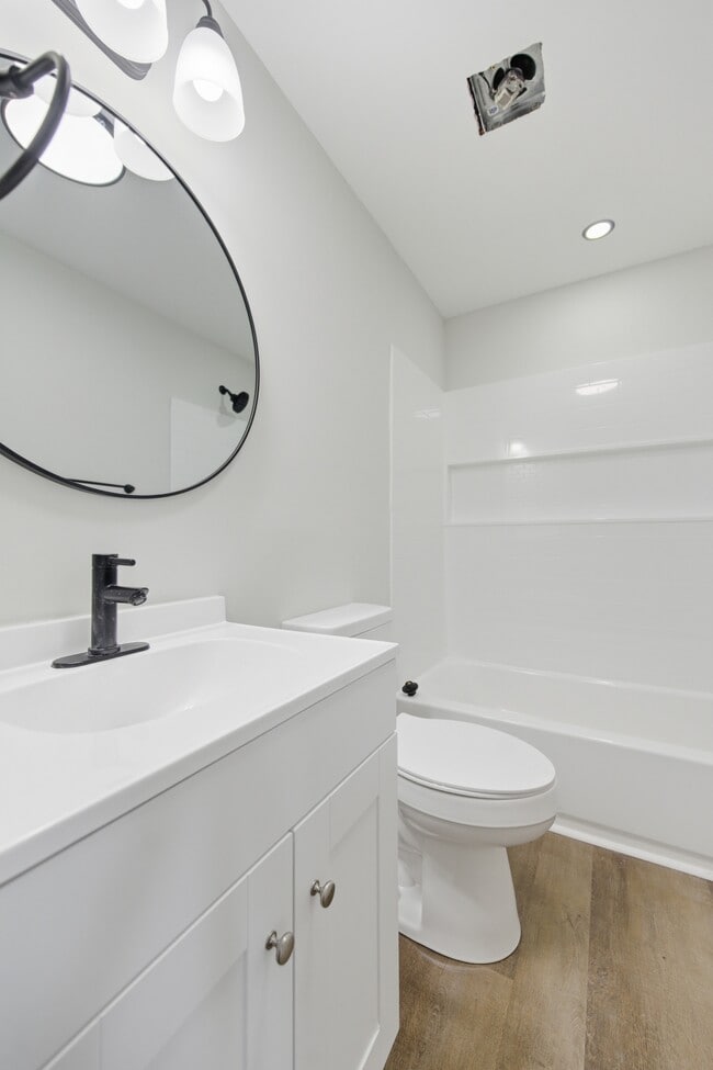 Building Photo - 4308 Roanoke Ave