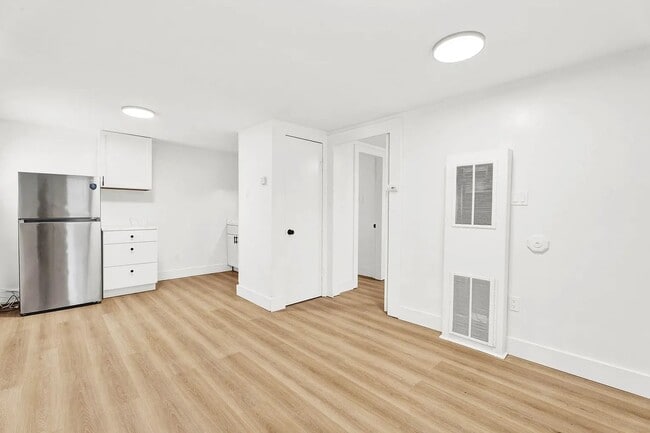 Building Photo - 19859 Nicke St