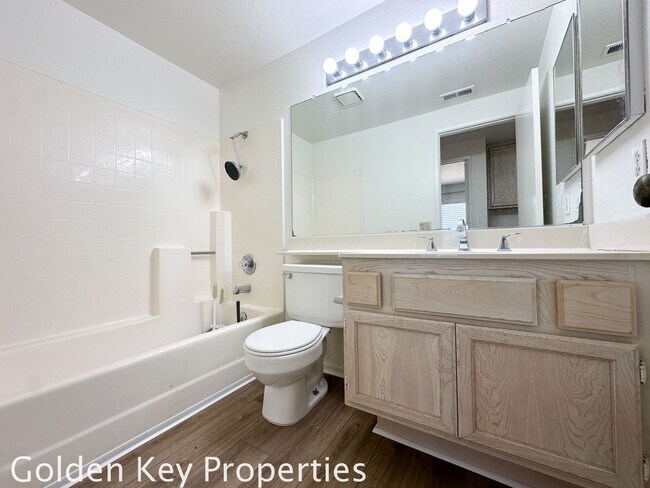 Building Photo - Single level 3BR/2BA home in Rancho Del Oro!