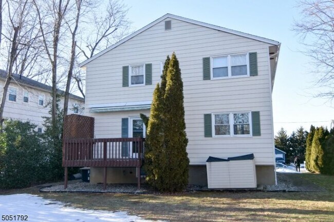 Building Photo - 311 Temple Pl