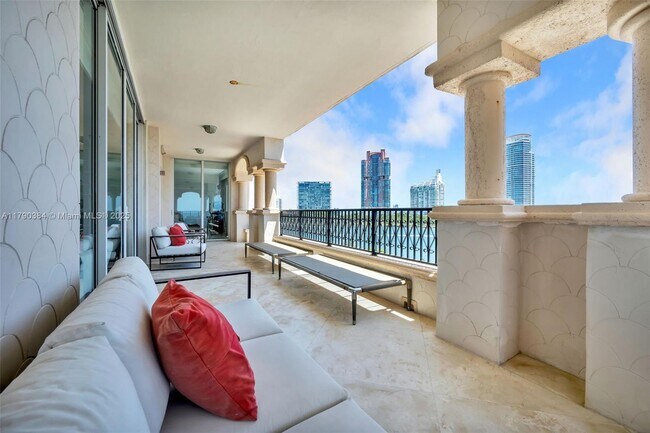 Building Photo - 7154 Fisher Island Dr