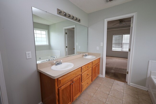 Building Photo - 3880 Trotters Ridge Cir