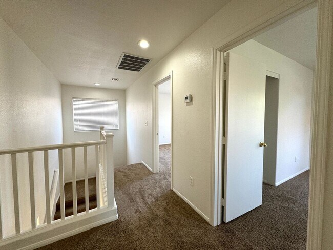 Building Photo - 6839 Scarlet Flax St