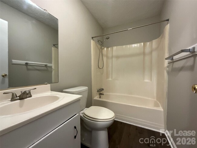 Building Photo - 322 E Sumter St