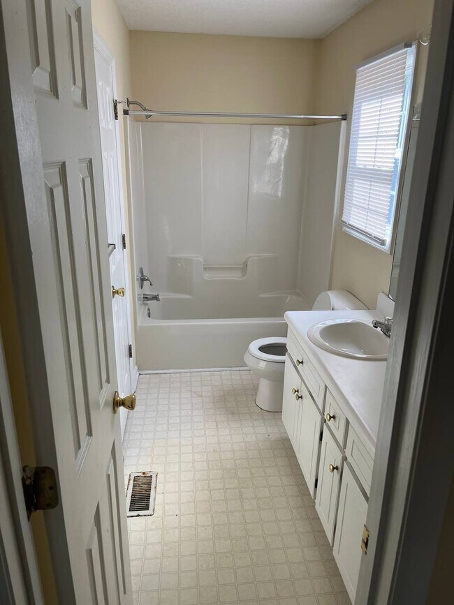 Building Photo - 1441 Smokey Mountain Dr