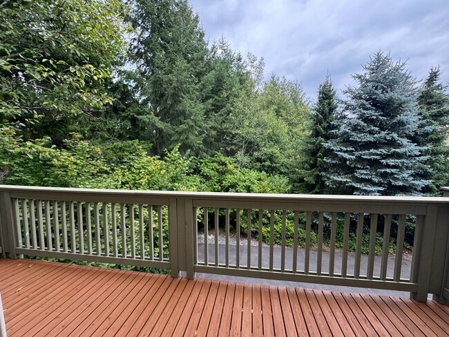 Building Photo - 3bd/3ba Issaquah Townhouse