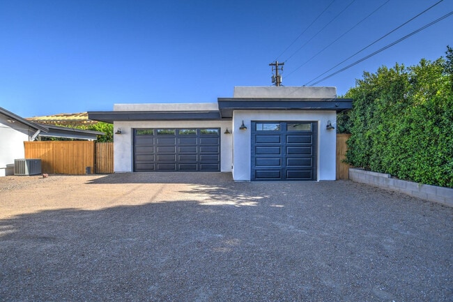 Building Photo - 6929 E Mariposa Dr