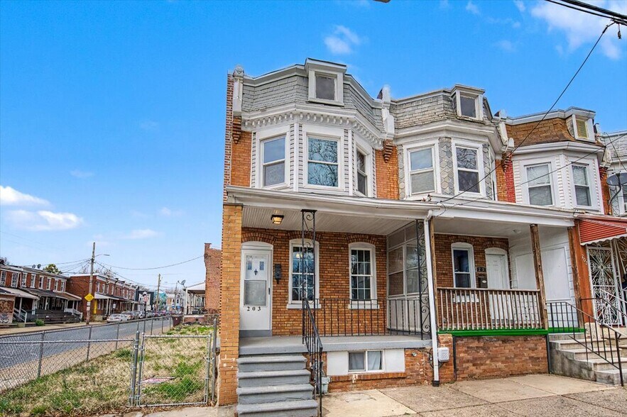 Building Photo - 203 N DuPont St