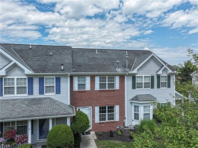 Building Photo - 222 Castle Creek Dr