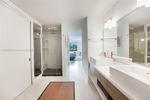 Building Photo - 151 Crandon Blvd