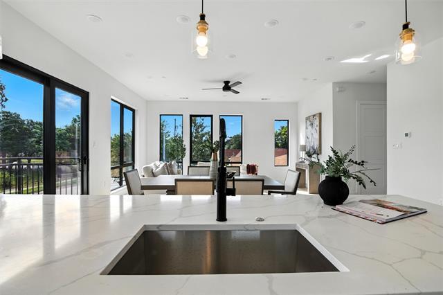 Building Photo - 4611 Fairmount St