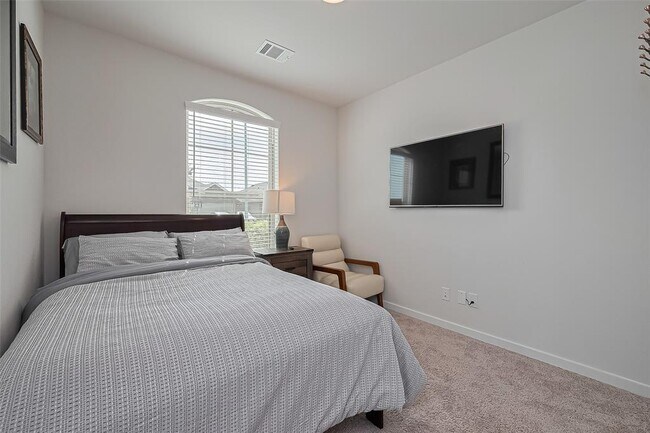 Building Photo - 4910 Tan Briar Dr