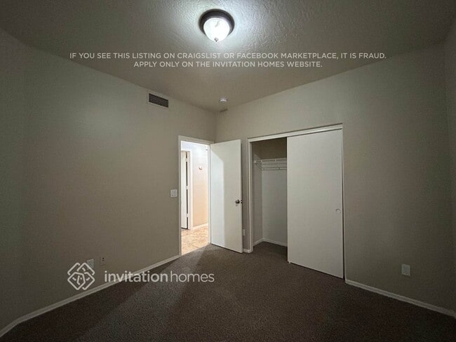 Building Photo - 1902 N 106th Ln