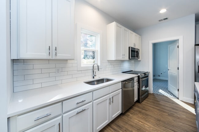 Building Photo - 805 Rodey Ave