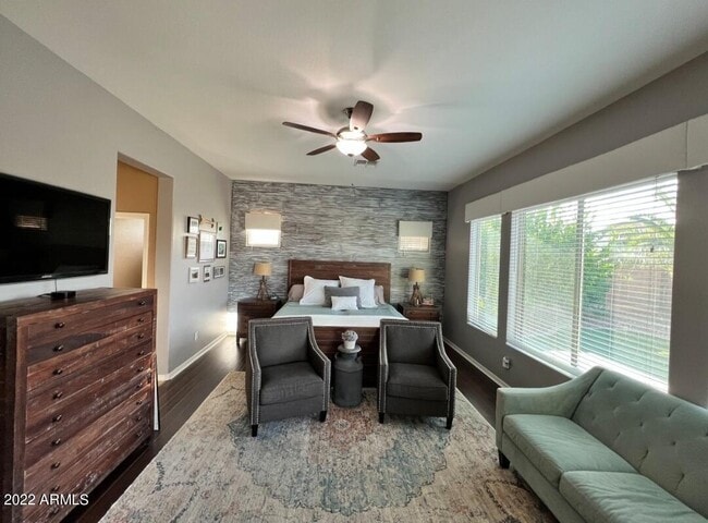 Building Photo - 19350 W Oregon Ave