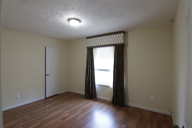 Building Photo - 12430 Brook Meadows Ln