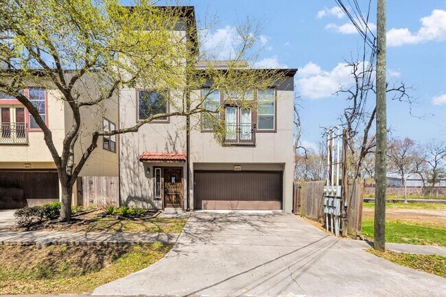 Building Photo - 6014 Hamman St