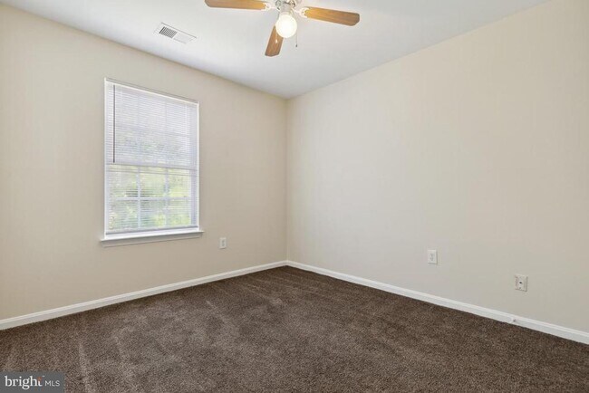 Building Photo - 6178 Oaklawn Ln