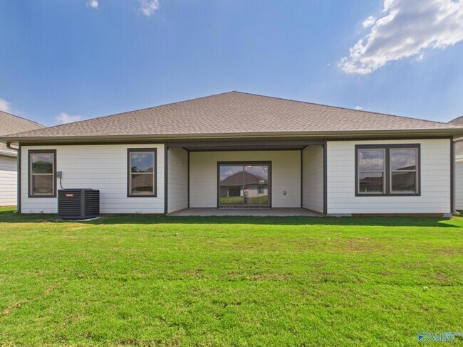 Building Photo - 307 Susan Lynn Dr