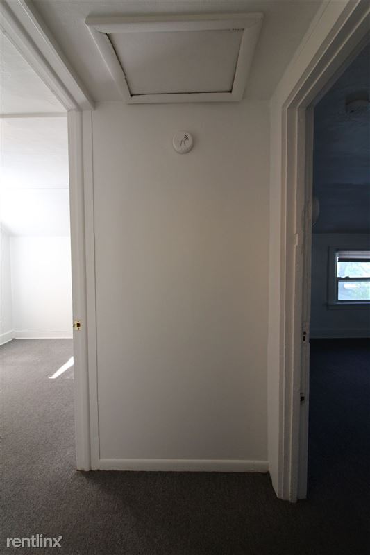 Building Photo - 809 S Division St