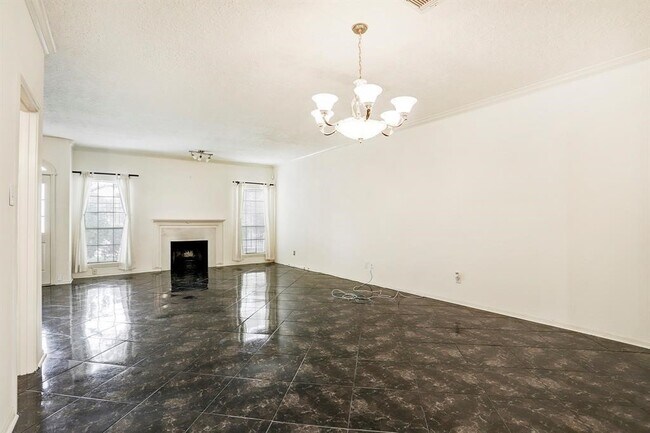 Building Photo - 800 Country Pl Dr
