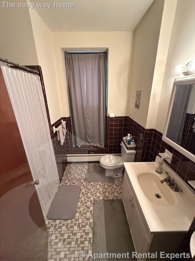 Building Photo - 247 Pearl St