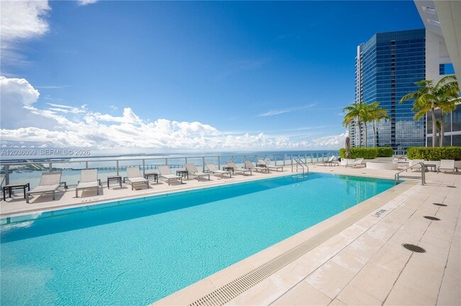 Building Photo - 1300 Brickell Bay Dr