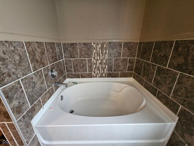 Building Photo - 10633 Cyrus Dr