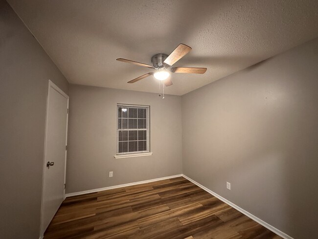 Building Photo - 4708 Pinson Dr