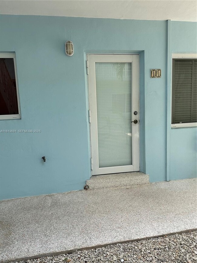 Building Photo - 401 Collins Ave