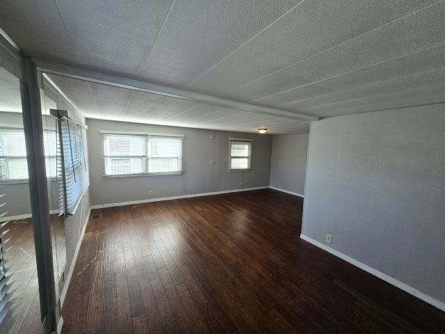 Building Photo - 208 49th Ave W