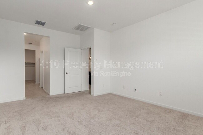 Building Photo - 35395 W Catalan St