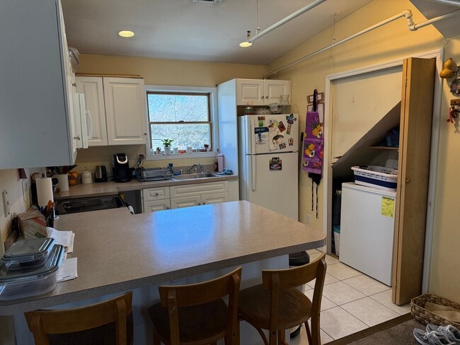 Building Photo - 64 Old Riverhead Rd