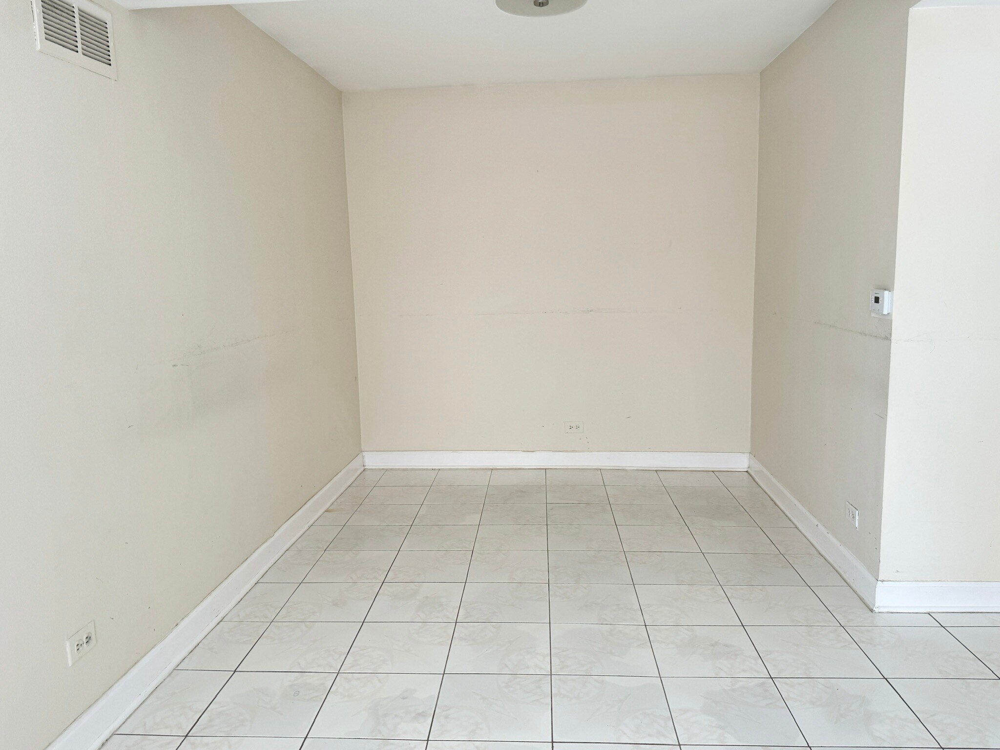 Building Photo - 9120 Hollyberry Ave