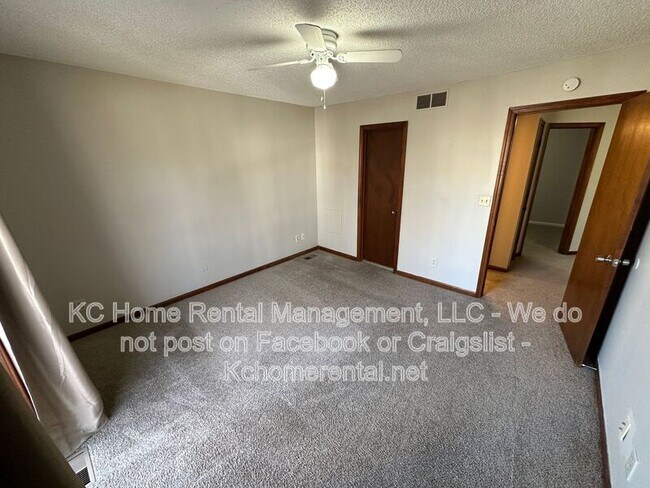 Building Photo - 225 Ottawa St