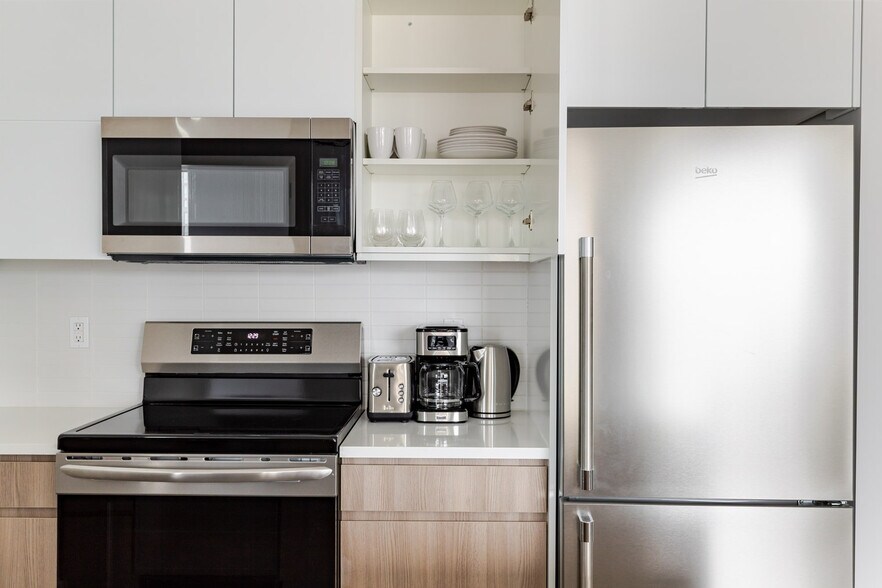 Building Photo - 77 Commercial St