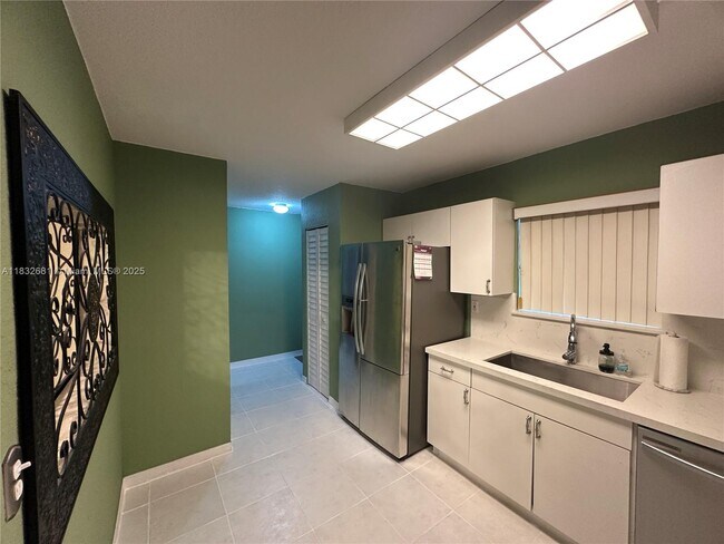 Building Photo - 7656 NW 182nd Terrace