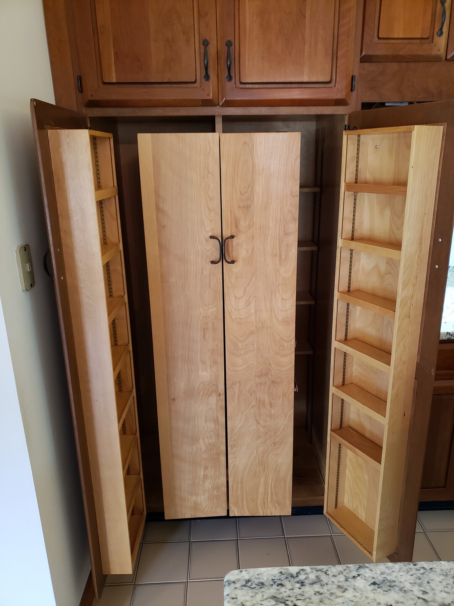 More storage in pantry - 7415 Savannah Dr