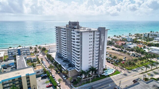 Building Photo - 3111 N Ocean Dr