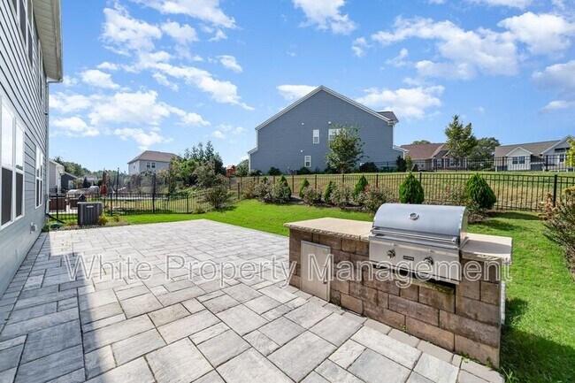 Building Photo - 757 Garrett Green Way