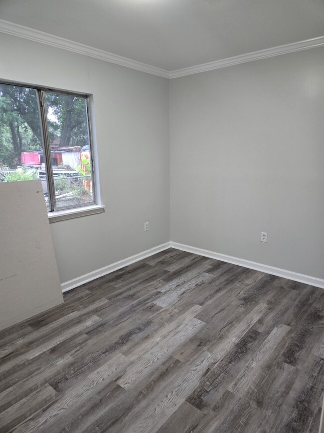 Building Photo - 1137 Madeline Ave