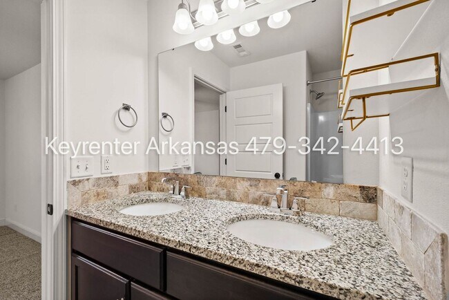 Building Photo - Bentonville living | 4bed 2bath